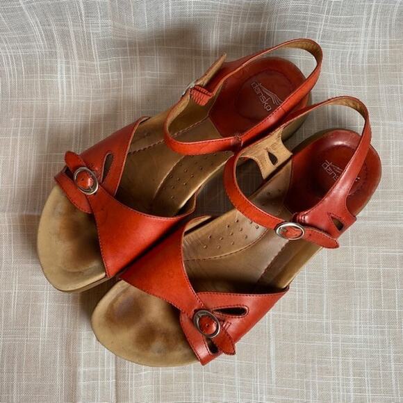 DANSKO Womens 10.5 EU Size 41 Red Leather Ankle Strap Sandals Flats - Picture 2 of 8